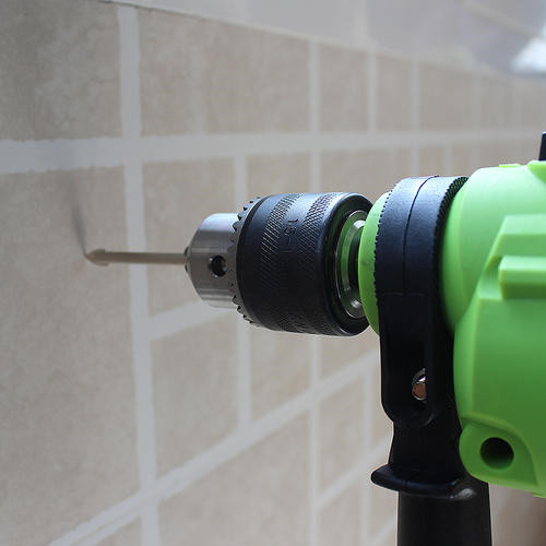 墙上打孔瓷砖打烂怎么办图片(墙上打孔瓷砖打烂怎么办图片视频) 墙上打孔瓷砖打烂怎么办图片(墙上打孔瓷砖打烂怎么办图片视频)